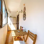 Cozy Near The In Апартаменты