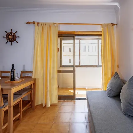 Cozy Near The In Costa de Caparica